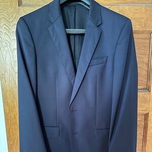 Hugo Boss Navy Suit 38/32R